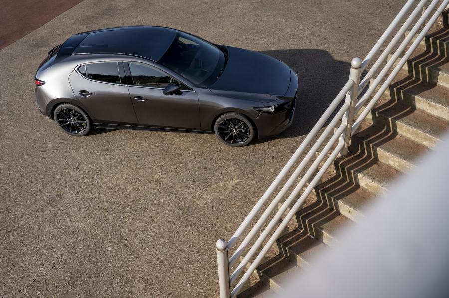  Mazda3 Skyactiv-X AWD Hatchback (BP) 2019 года  (UK) (фото 22 из 42)